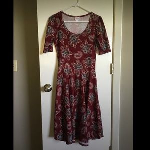 Lularoe Nicole small. nwot. Defect. Paisley